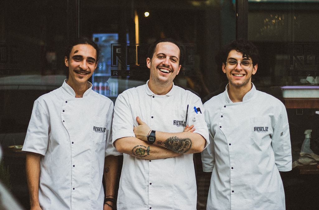 Equipo de tres chefs del restaurante Rebelde