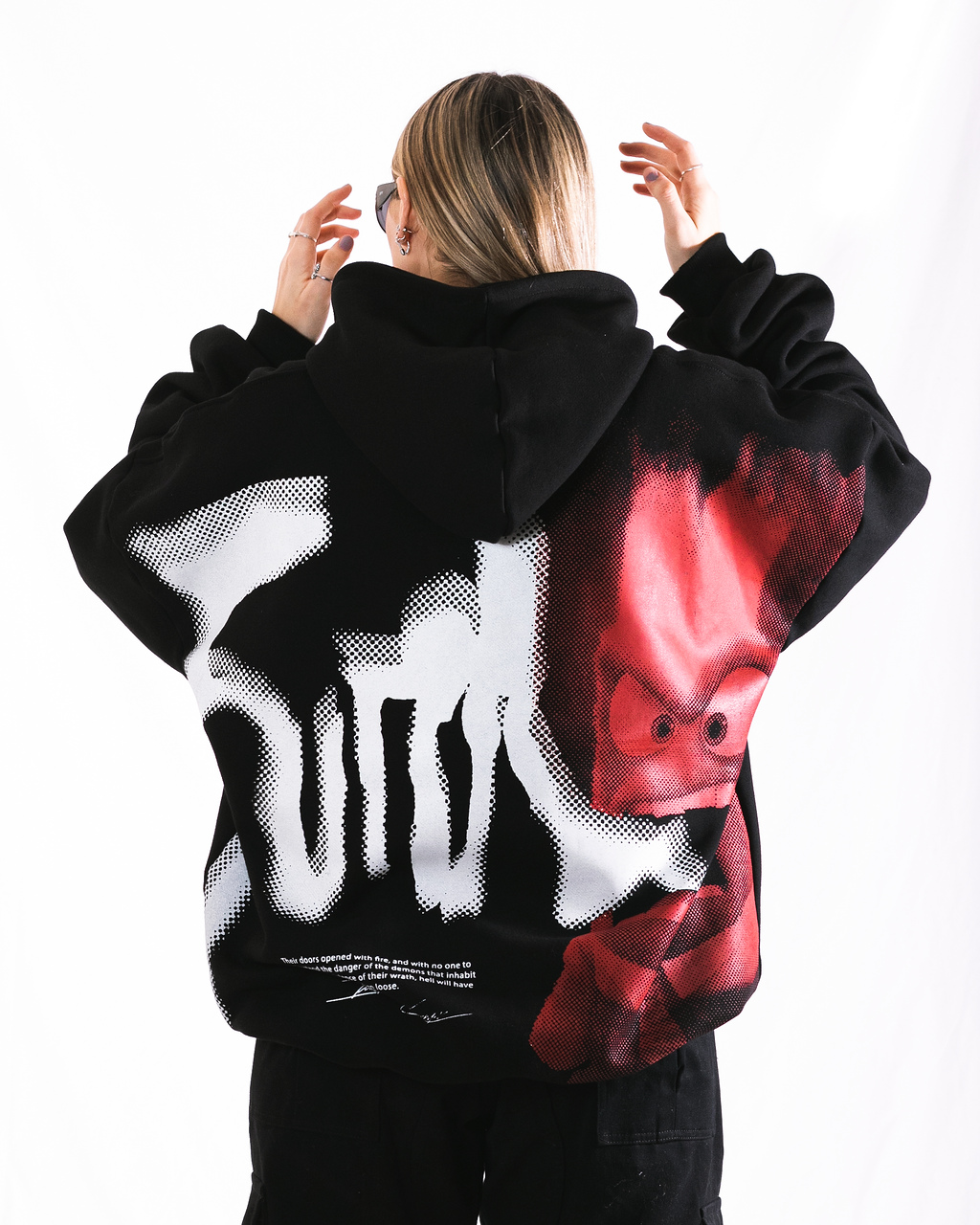 Hoodie estampado editorial
